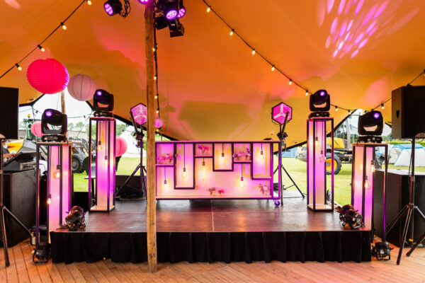 Luxe Industiele DJ Booth